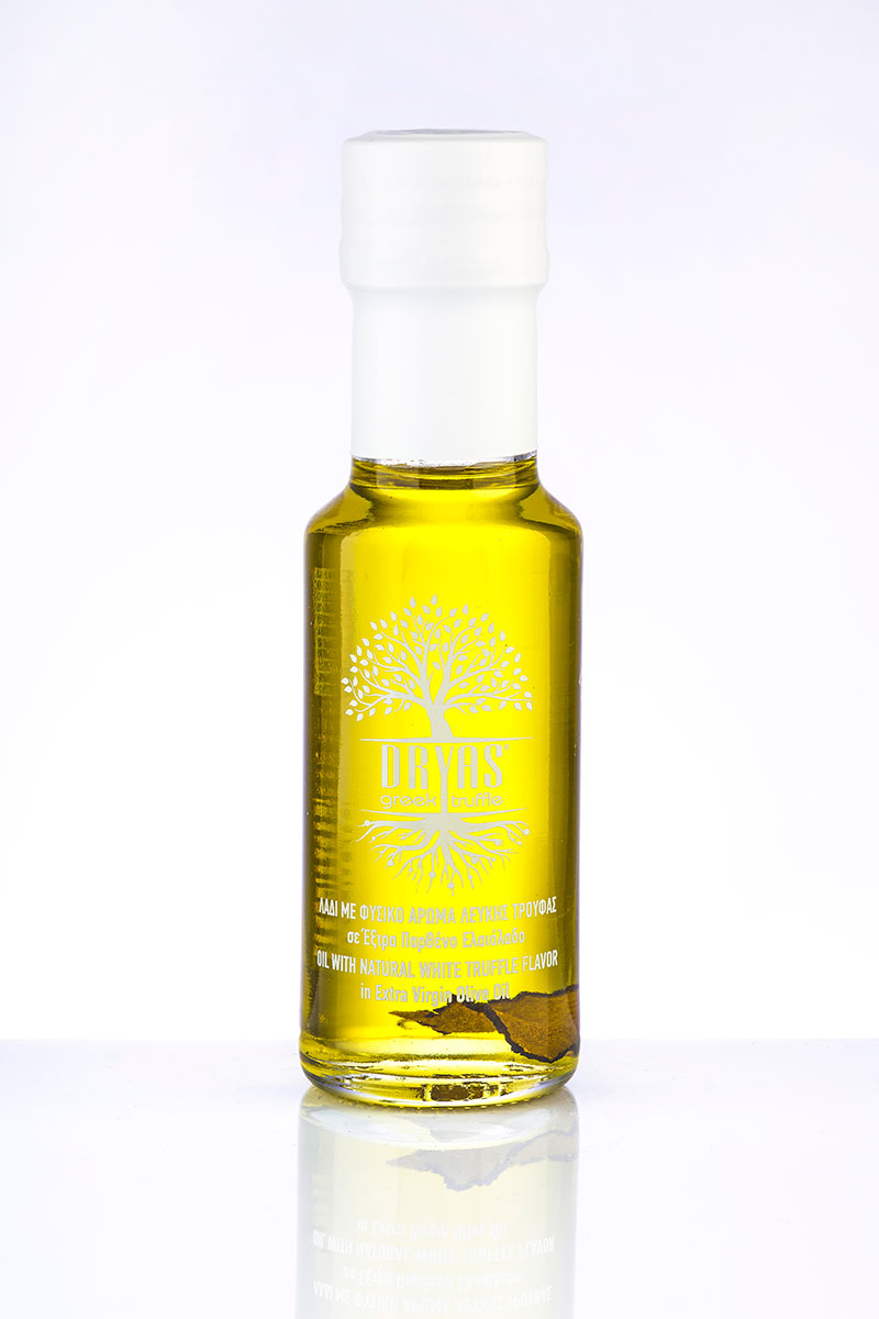 Oil with natural white truffle flavor in extra virgin olive oil